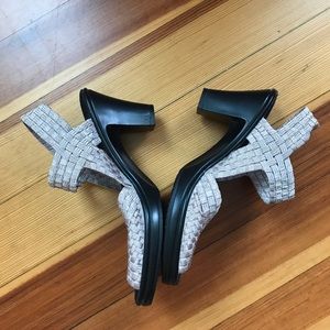 Sale NWOT Bernie Mev Delila Sandal Gold